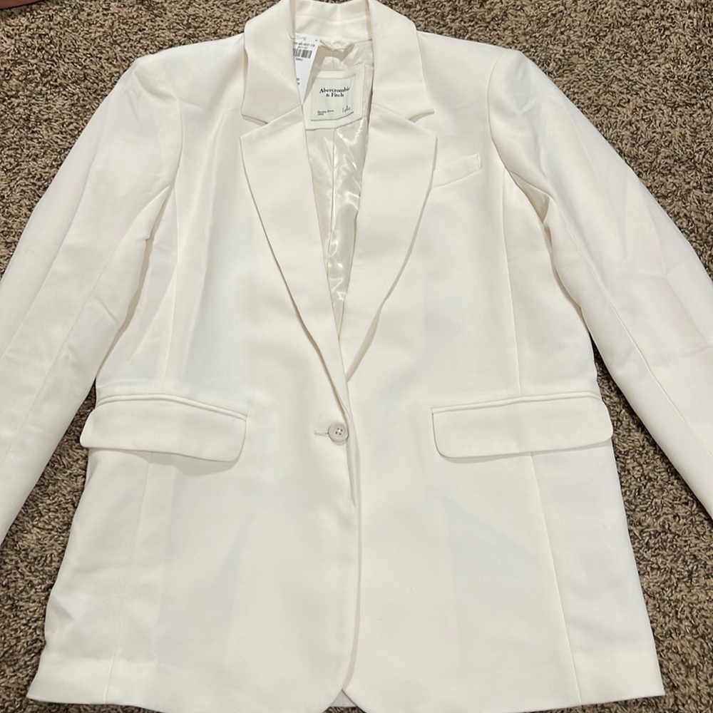 Women’s Abercrombie and Fitch off white cream blazer new with tags size small